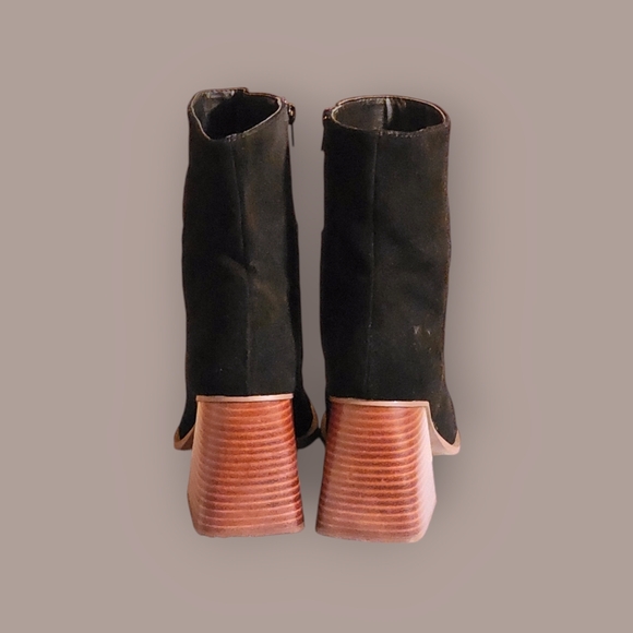 Women  Suede Black Chunky Heel Ankle Boots By Crown Vintage Size 10M - Picture 5 of 10